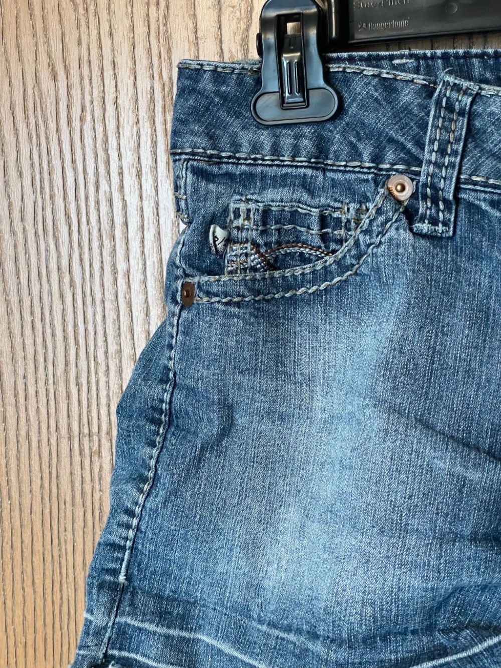 17/21 EXCLUSIVE DENIM BLUE JEAN SHORTS EMBROIDERED POCKETS RAW HEM - Picture 2 of 6